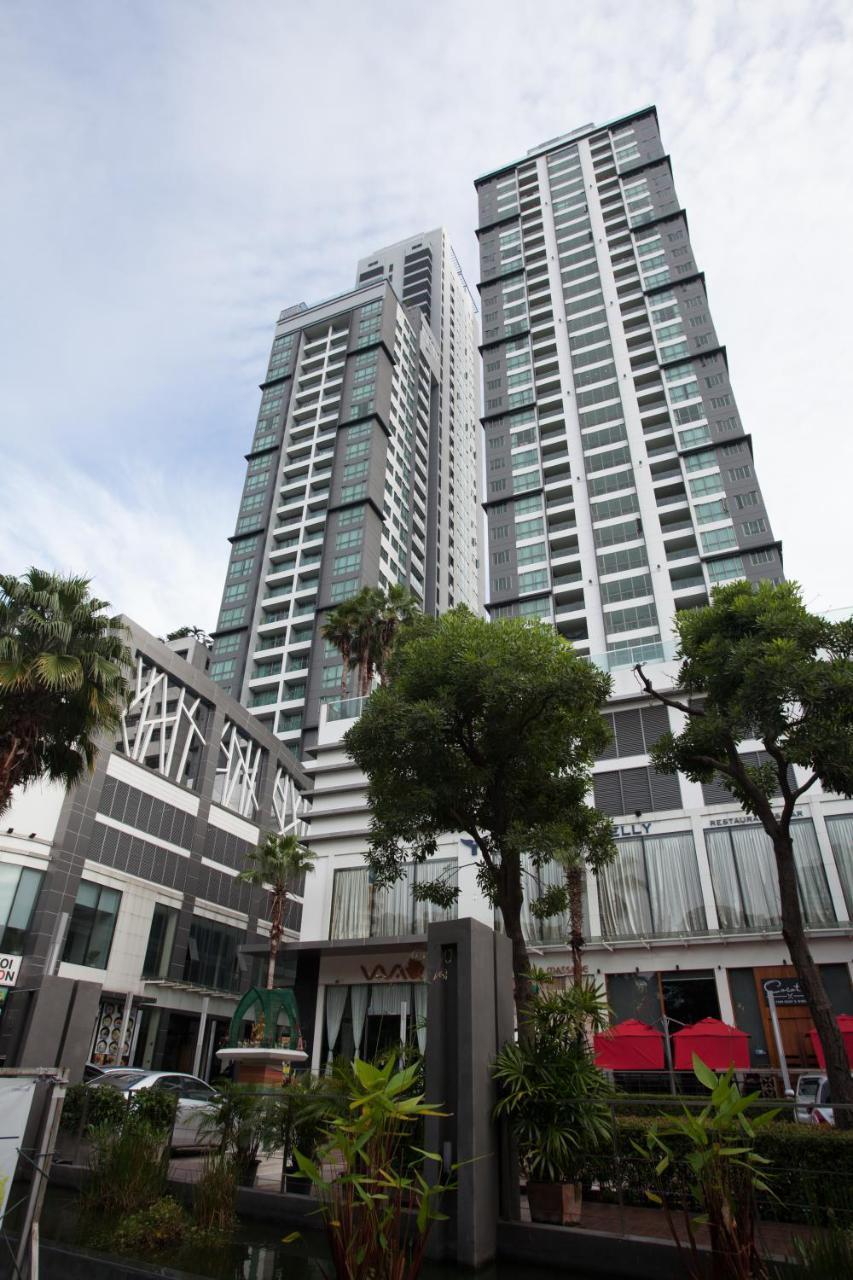 39 Boulevard Executive Residence Bangkok Bagian luar foto